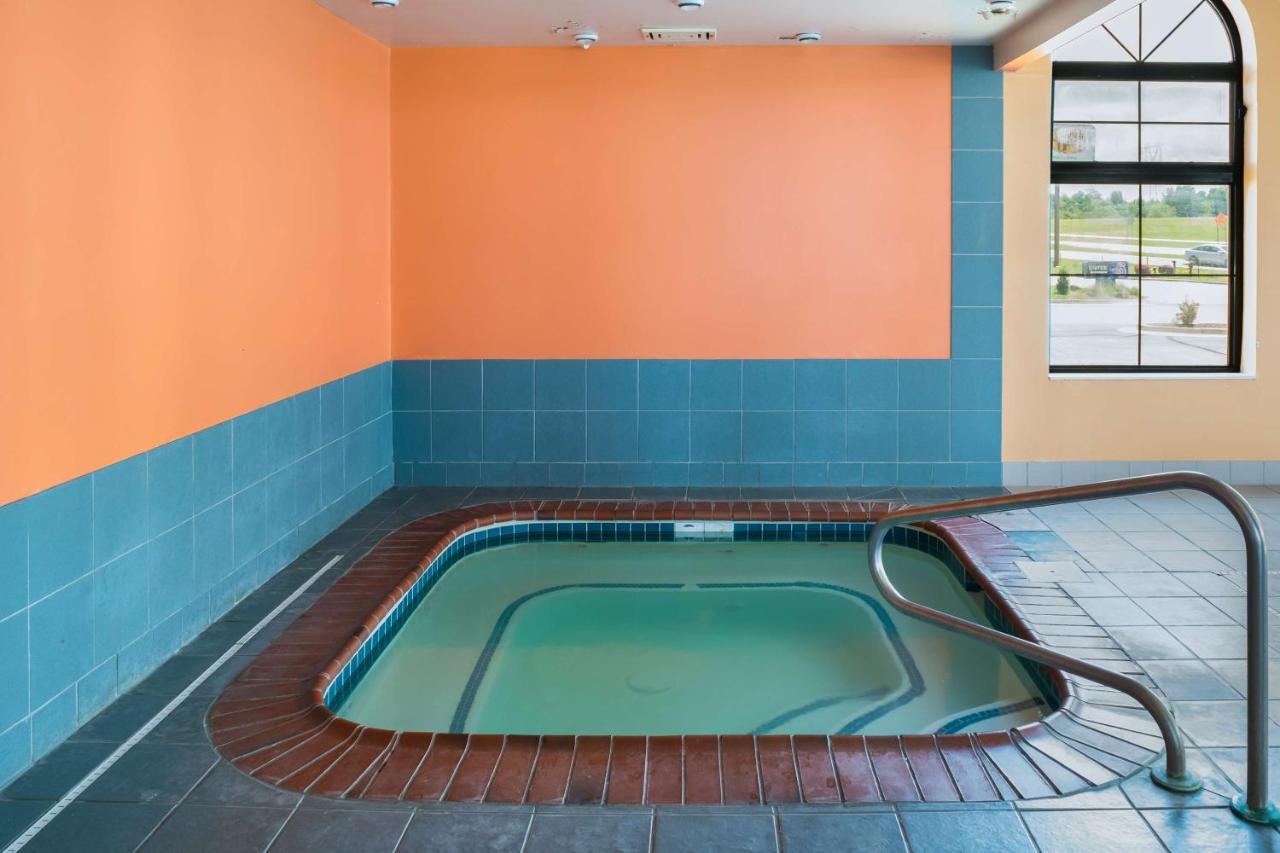 Motel 6-Richmond, In מראה חיצוני תמונה