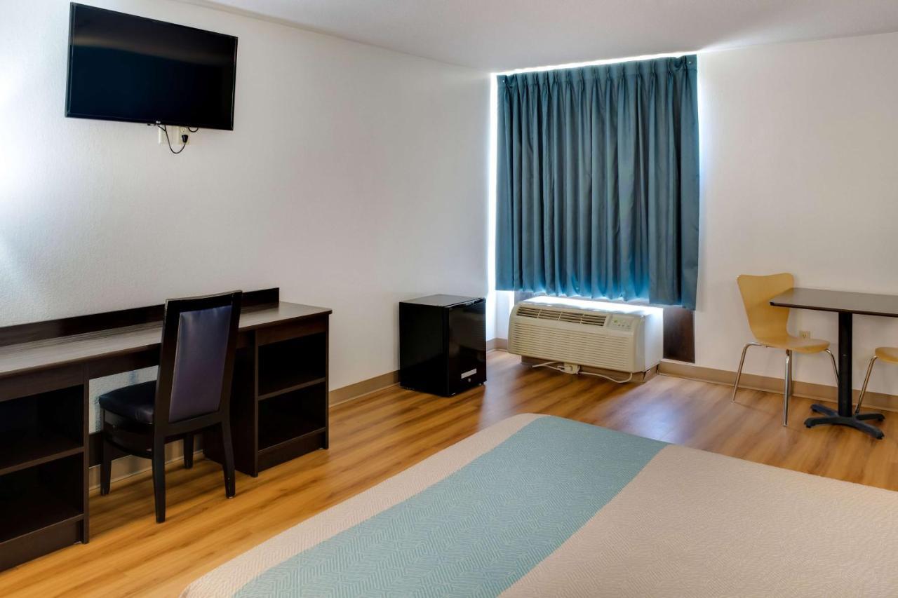 Motel 6-Richmond, In מראה חיצוני תמונה